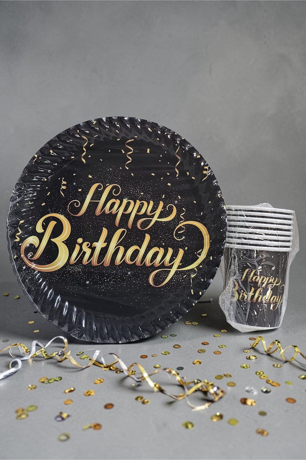 Particimden siyah ve altın yaldızlı Happy Birthday yazılı şık doğum günü kutlama tabak ve bardak seti